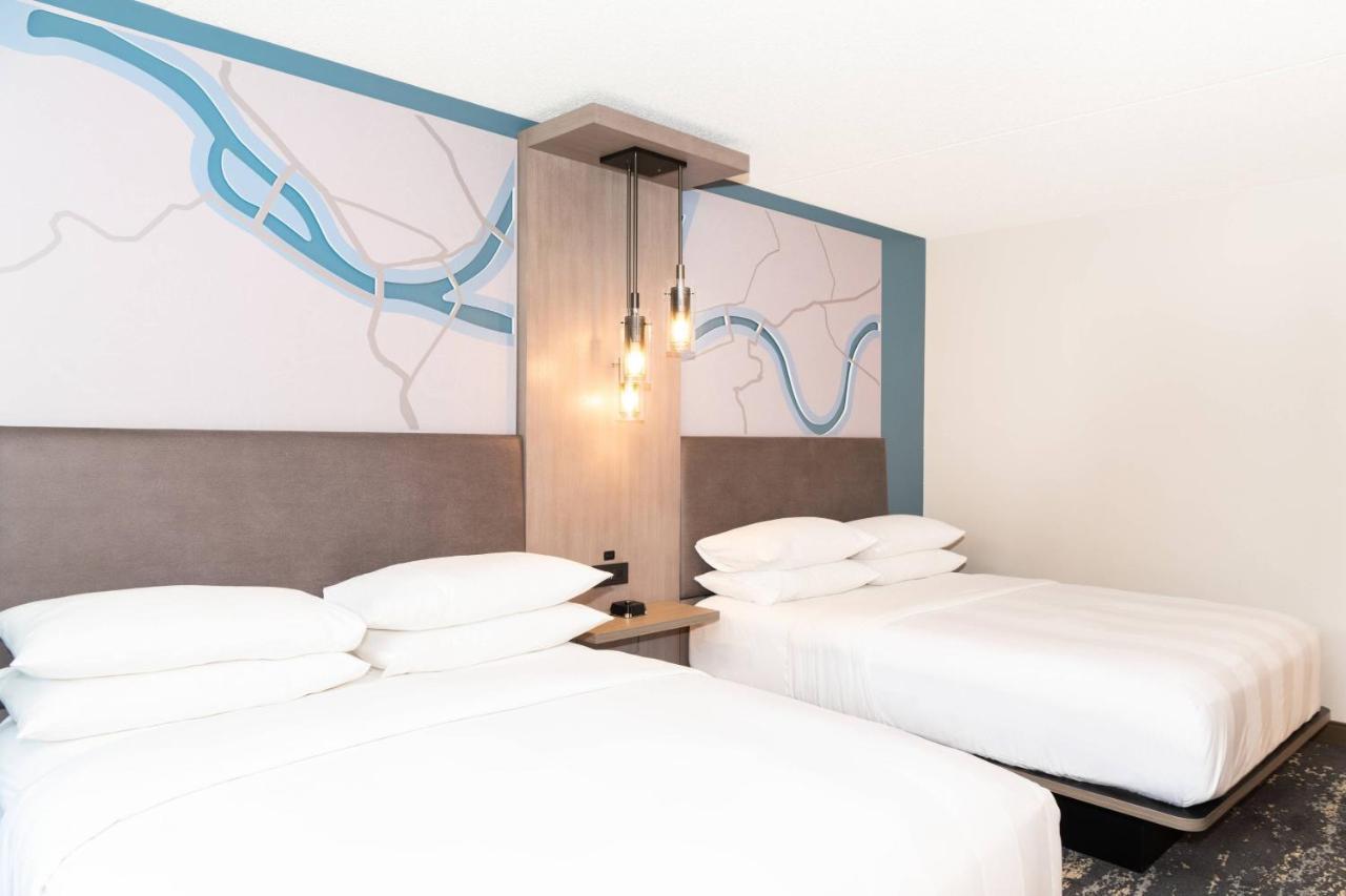 Pittsburgh Airport Marriott Hotel 3*