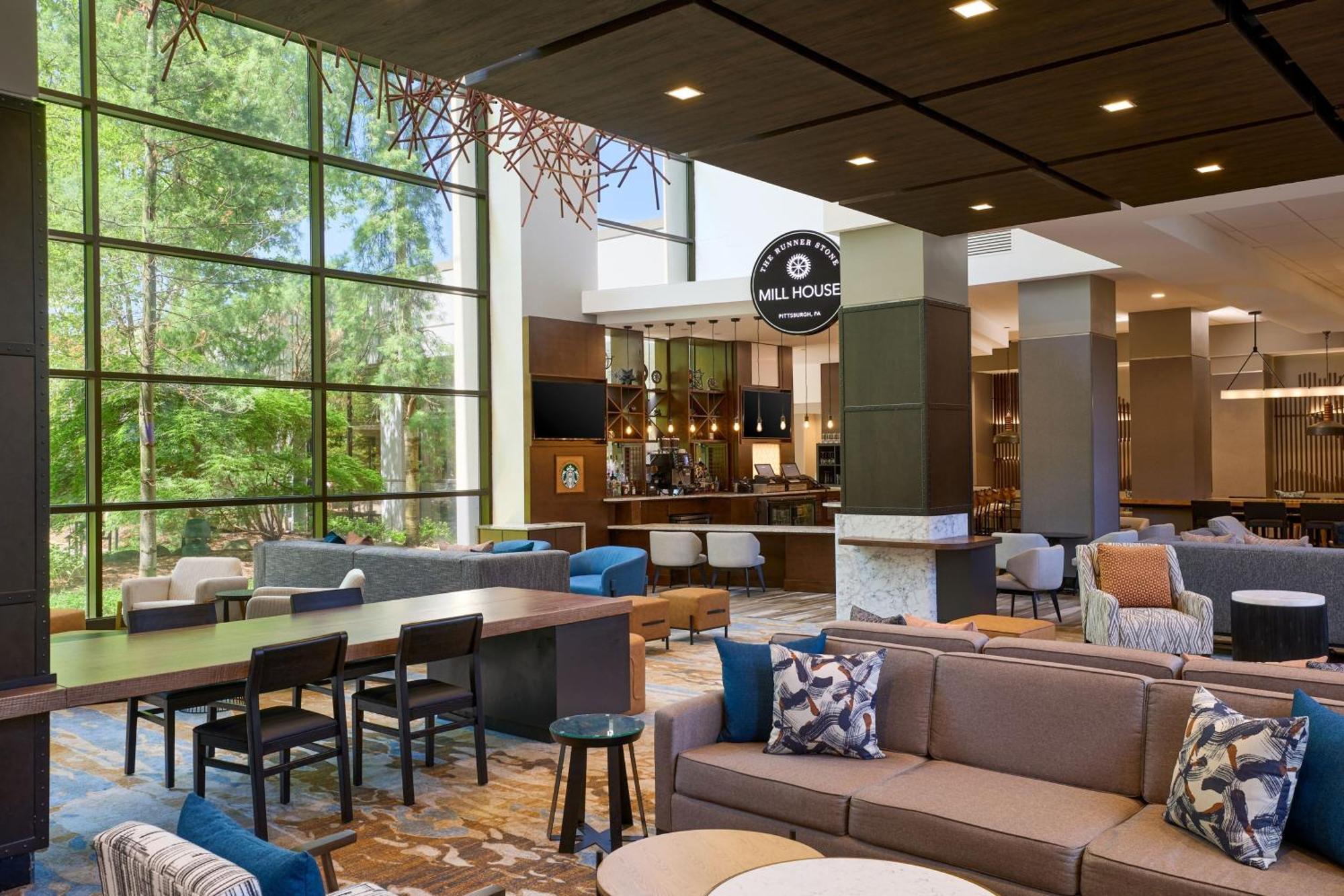 Pittsburgh Airport Marriott Hotel 3*