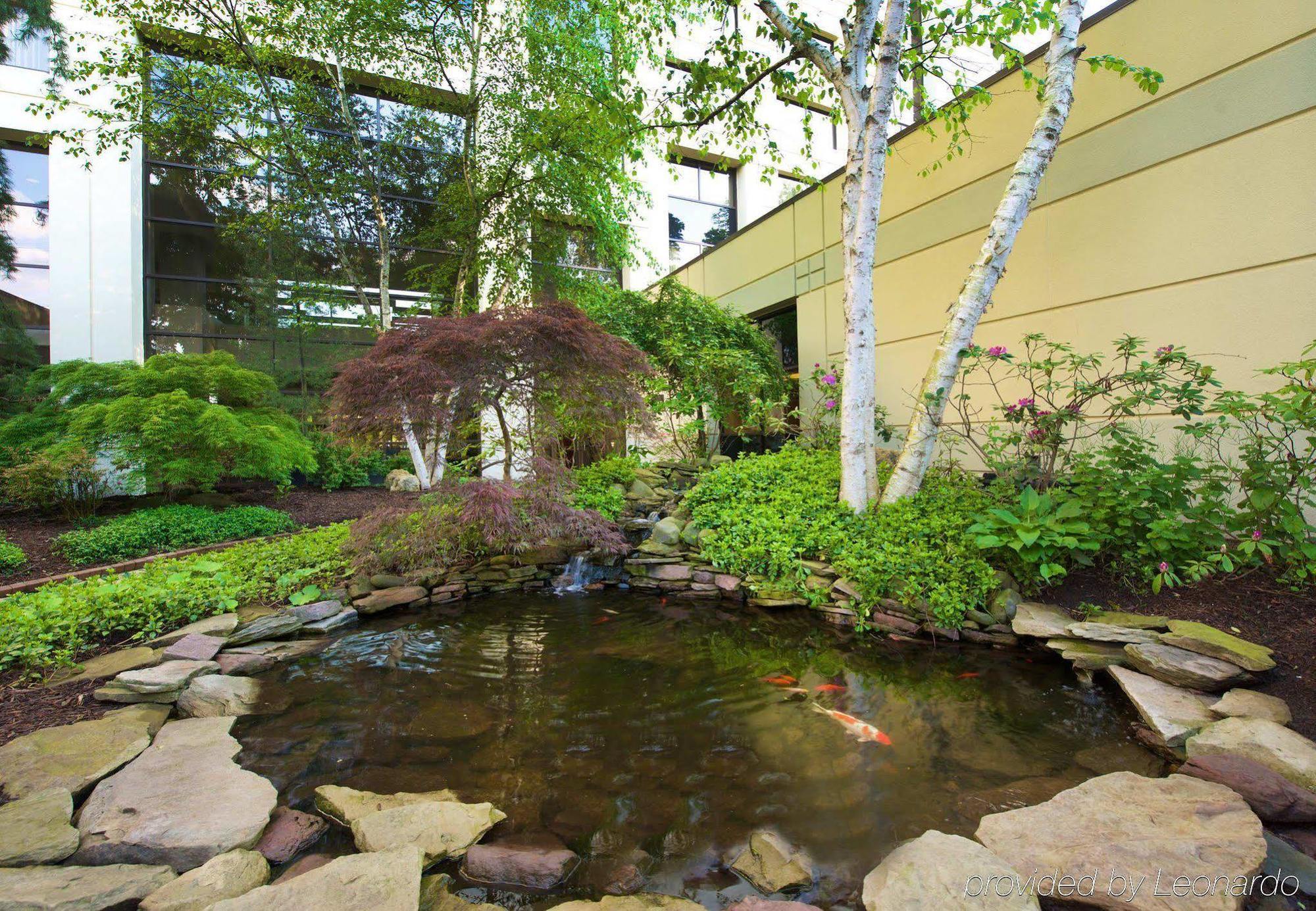 Pittsburgh Airport Marriott 3*